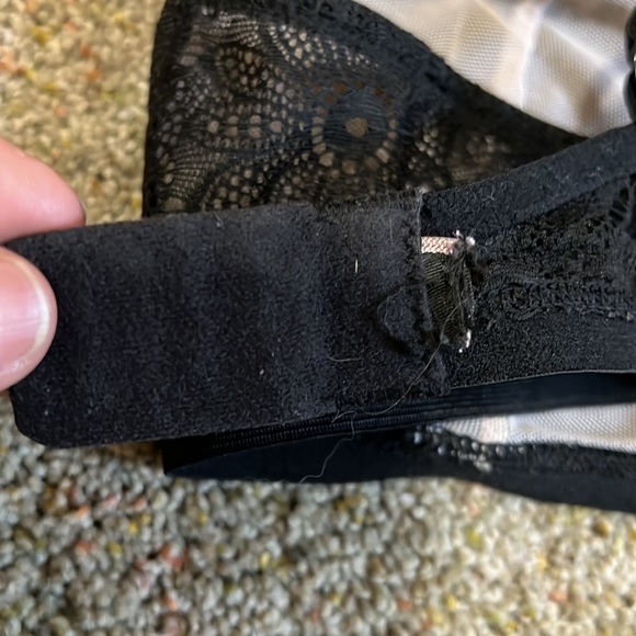 VS VERY SEXY BRALETTE BLACK LACE CUTOUT Size cutoff ( Size 34B ) - Picture 11 of 15